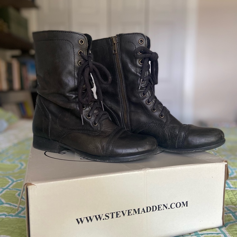 Steve Madden black leather Moto boots. Size 7.5